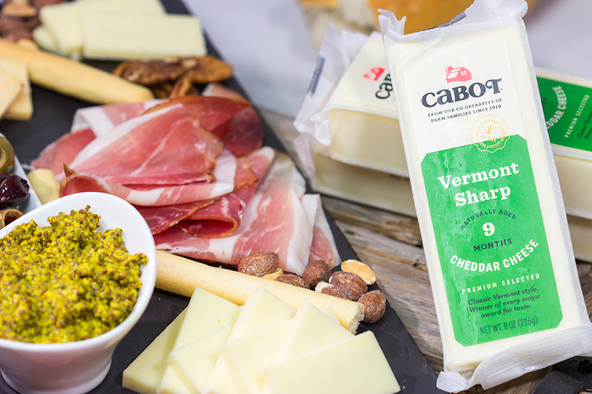 Looking for a fun appetizer idea? Make a batch of this Homemade Stoneground Mustard and whip up a cheddar cheese charcuterie board!