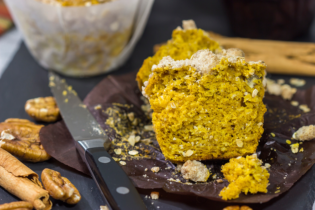 pumpkin, oats and nuts, these Pumpkin Oatmeal Muffins make for a tasty breakfast on a chilly autumn morning!