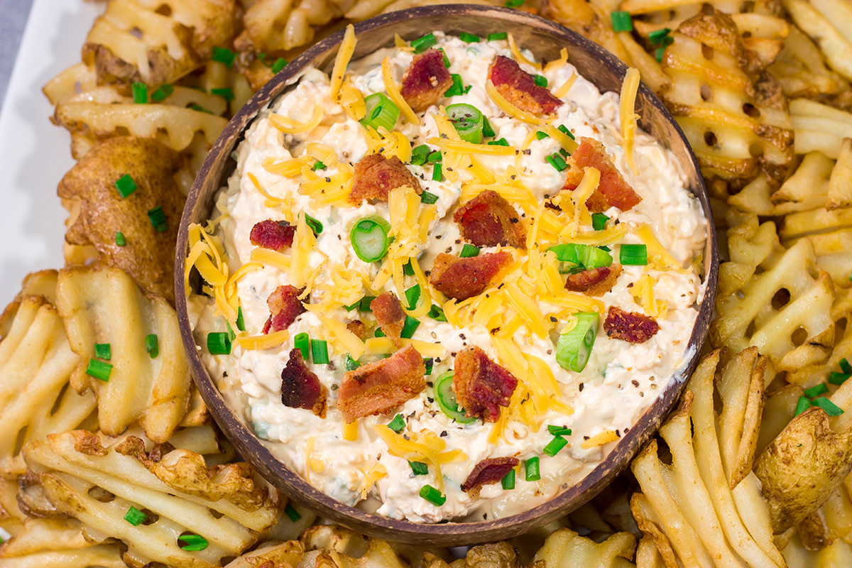 Packed with all of your favorite baked potato toppings, this Loaded Baked Potato Dip is the perfect appetizer for hanging out with friends or quiet nights at home!