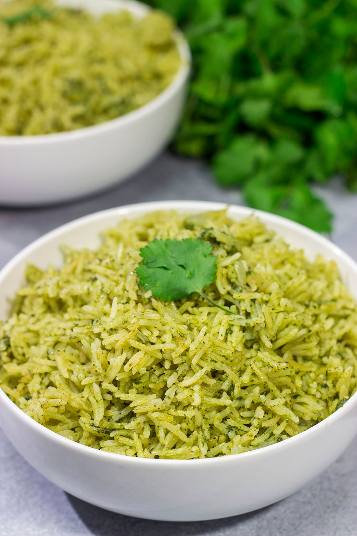 Packed with fresh spinach and cilantro, Arroz Verde (or Green Rice) makes for an easy and tasty side dish! Plus, it just looks cool!