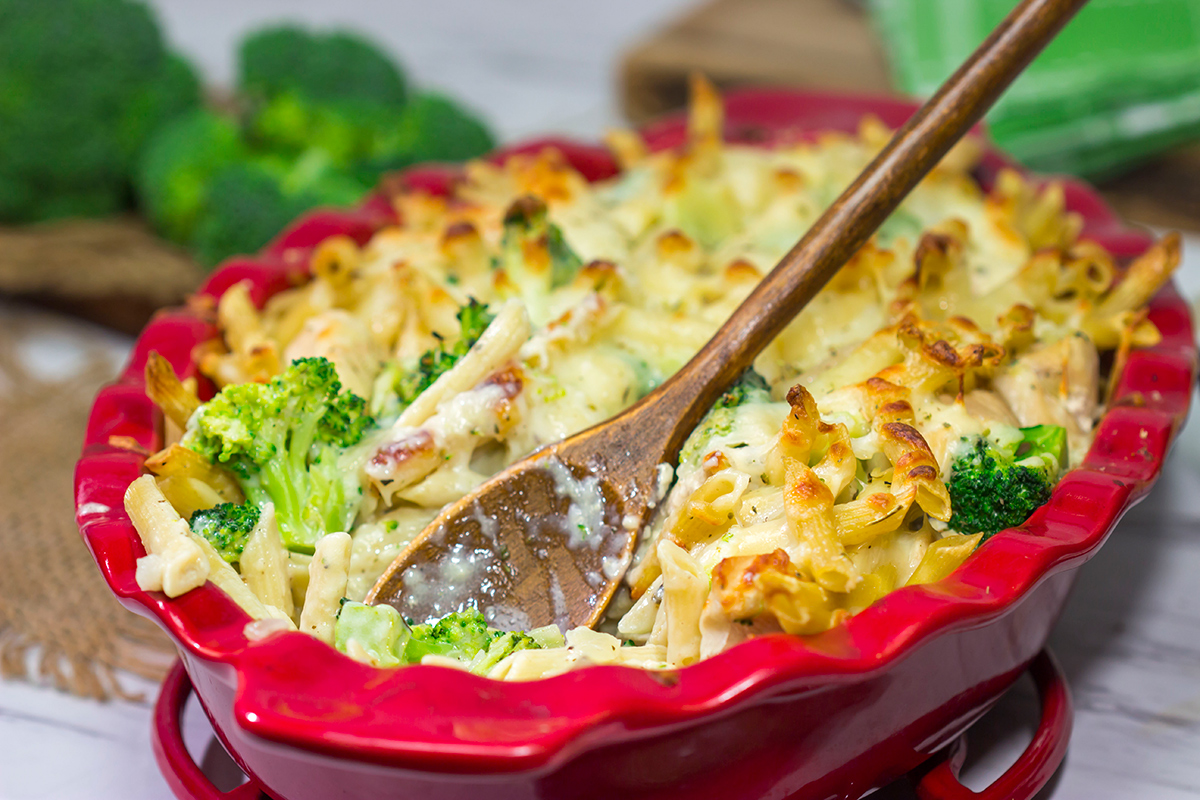Filled with juicy chicken, broccoli and a cheesy alfredo sauce, this Cheesy Chicken and Broccoli Pasta Bake is a great comfort food meal!