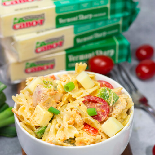 Featuring the best flavors of buffalo chicken wings combined with a classic pasta salad, this Buffalo Chicken Pasta Salad makes for a fantastic summer recipe!