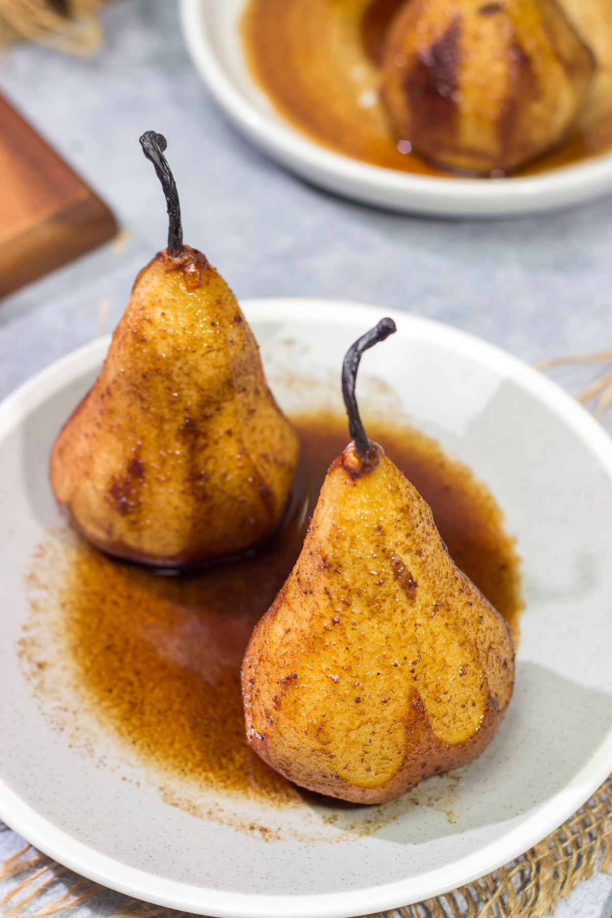 Looking for an easy dessert recipe? These Honey Roasted Pears are packed with flavor - they're perfect for a chilly autumn or winter evening!