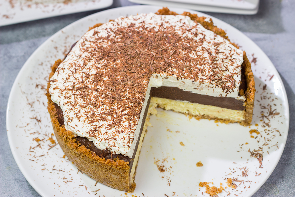 Creamy cheesecake. Rich chocolate pudding. Fresh whipped cream. They all come together in this delicious Chocolate Cream Pie Cheesecake. Grab a slice tonight!