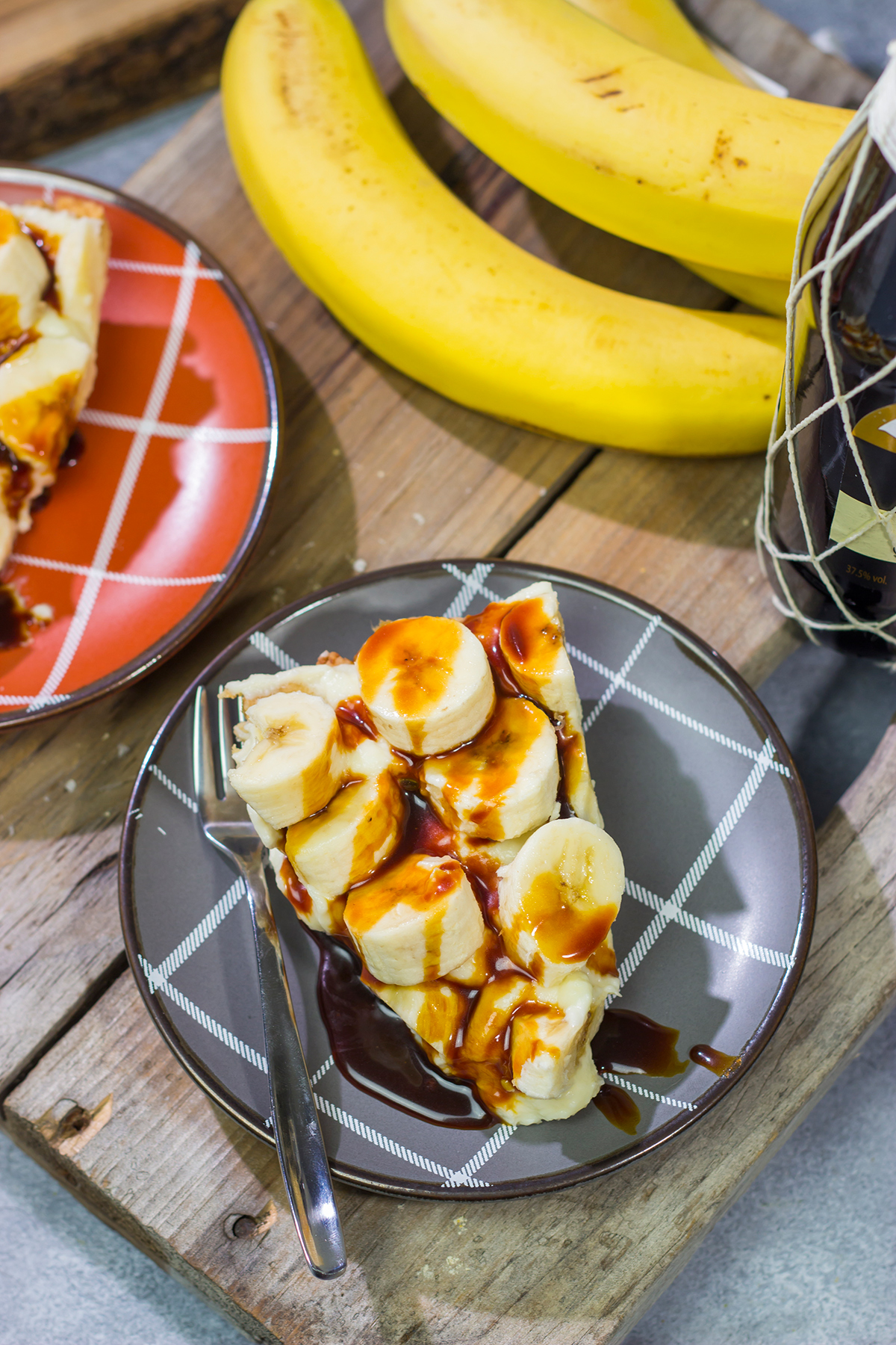 Featuring the flavors of vanilla, rum and bananas, this Bananas Foster Cream Pie is a fun twist on the classic New Orleans dessert!