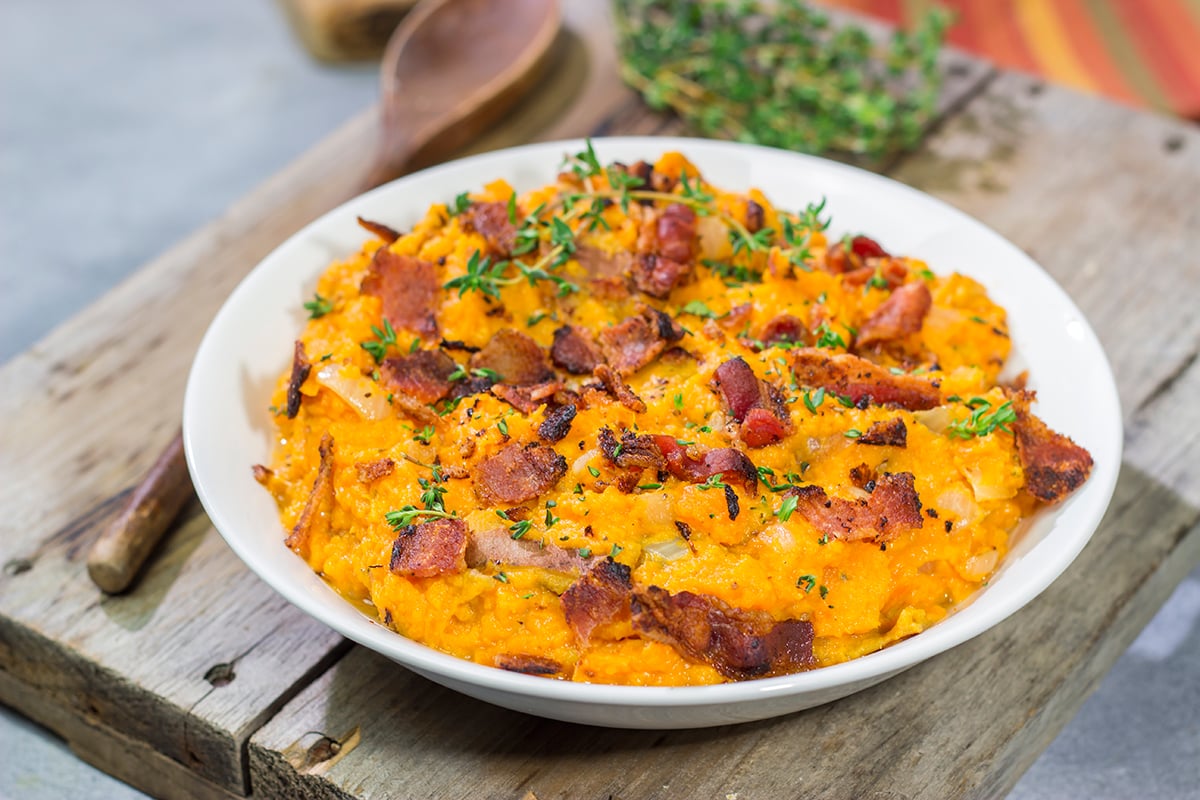 Featuring a sweet and salty combination of flavors, these Mashed Sweet Potatoes with Bacon are an excellent side dish!
