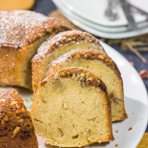 Grab a box of gingersnap cookies! Topped with a crunchy gingersnap pecan topping, this Gingersnap Pound Cake is a tasty dessert for the holidays!