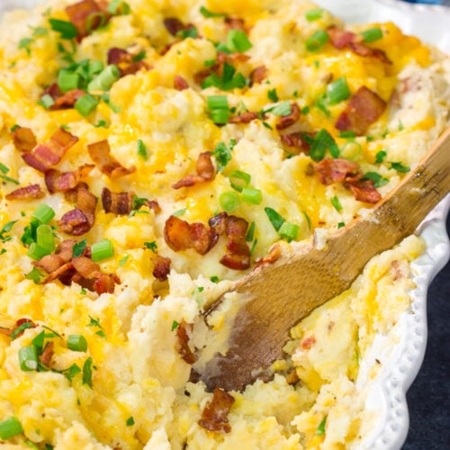 Packed with all of the classic baked potato toppings, this Loaded Mashed Potato Casserole makes for a delicious side dish!