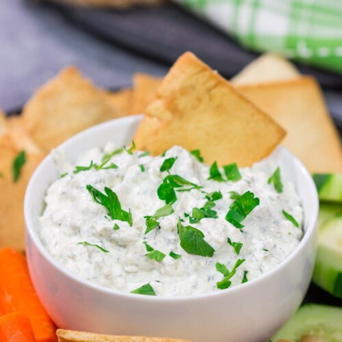Looking for an easy dip recipe? This Easy Sour Cream Dip recipe is a winner! Serve with a mix of chips and/or veggies for a crowd-pleasing appetizer!