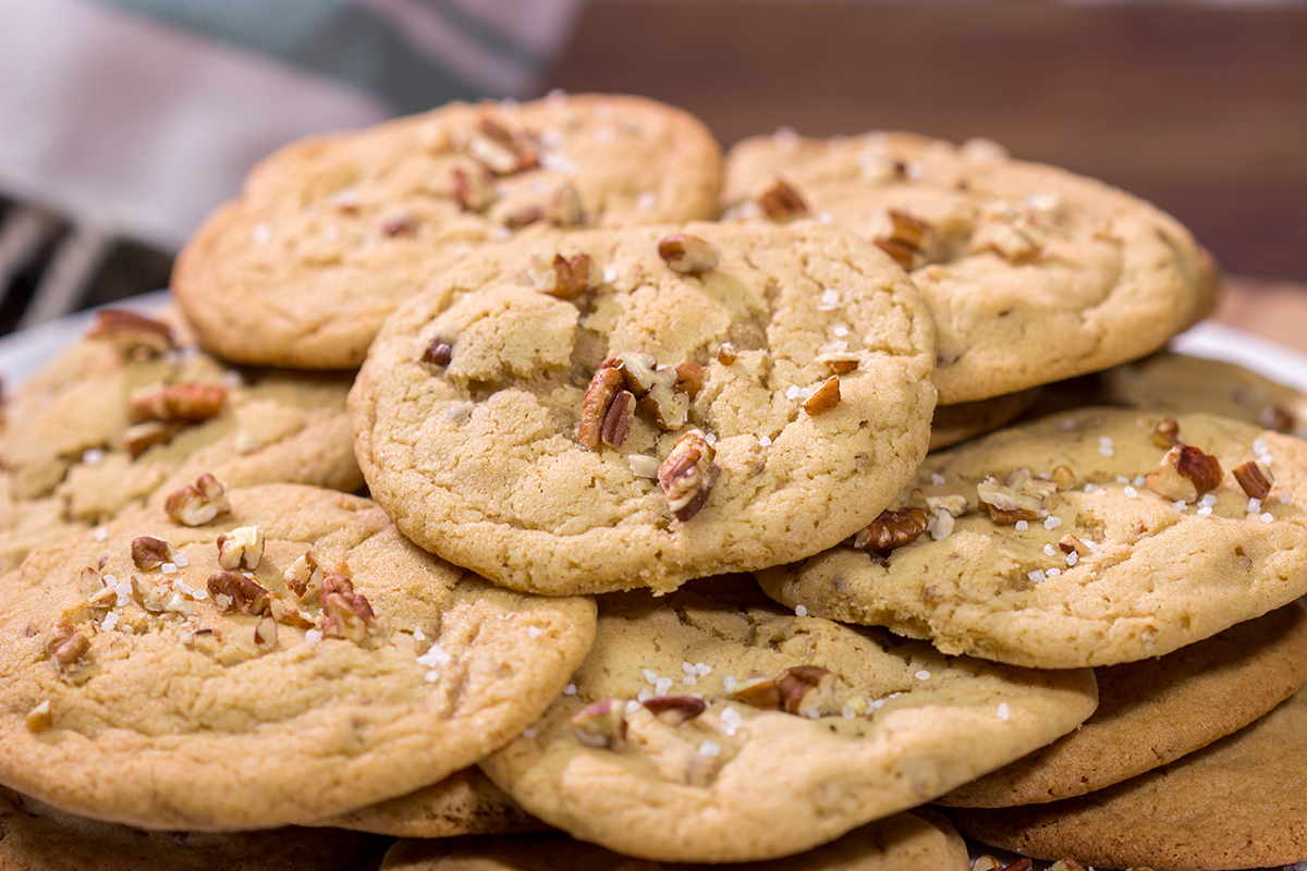 These Butter Pecan Cookies taste just like the ice cream...only in cookie form! They're a little chewy, a little crispy and totally delicious!