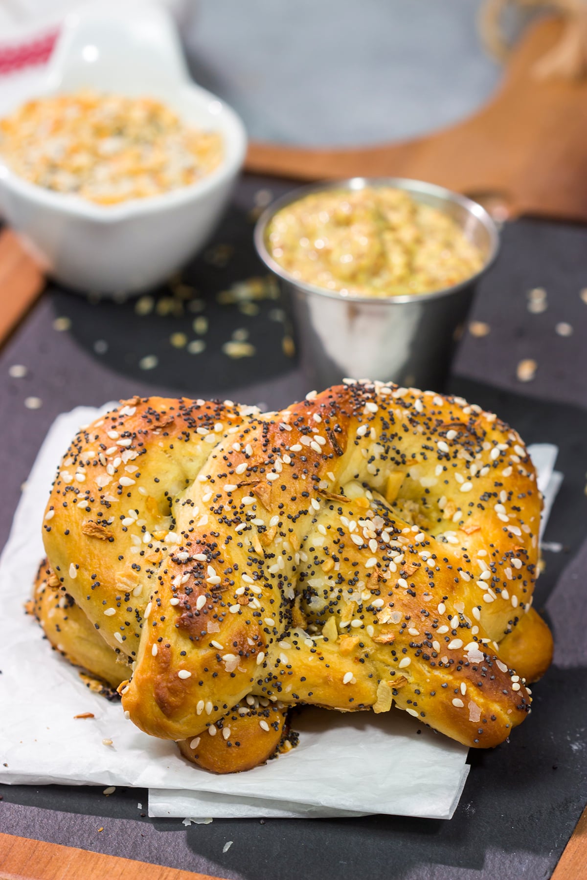 Put a twist on a classic everything bagel. These Everything Bagel Pretzels are the perfect savory snack for get-togethers with friends!