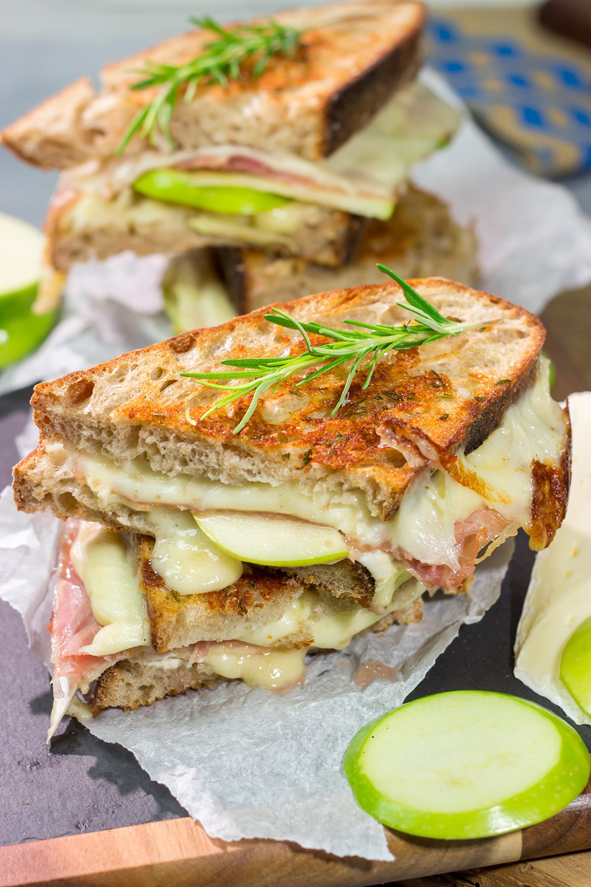 Take your grilled cheese game to the next level with this Prosciutto and Brie Grilled Cheese. Buttery bread, melty cheese and prosciutto combine to create a fantastic toasted sandwich!