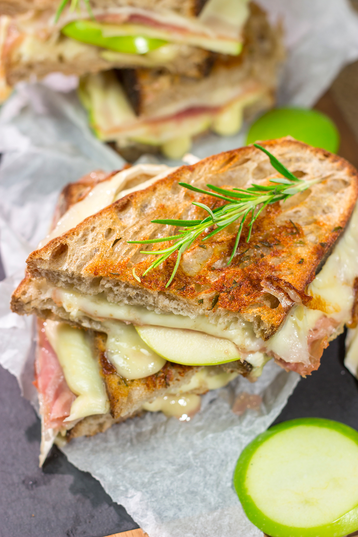 Take your grilled cheese game to the next level with this Prosciutto and Brie Grilled Cheese. Buttery bread, melty cheese and prosciutto combine to create a fantastic toasted sandwich!