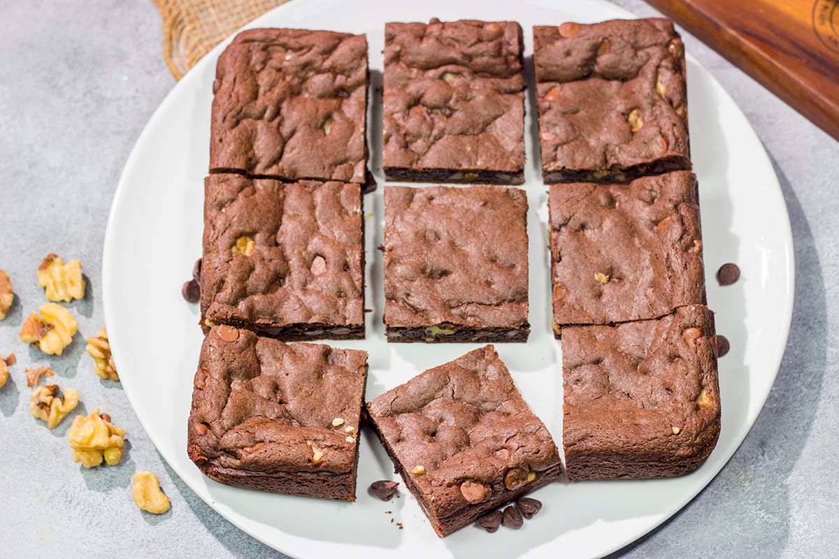 Need a quick and easy dessert recipe? These Cake Mix Brownies are ready in less than 30 minutes!