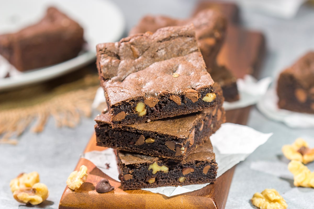 Need a quick and easy dessert recipe? These Cake Mix Brownies are ready in less than 30 minutes!
