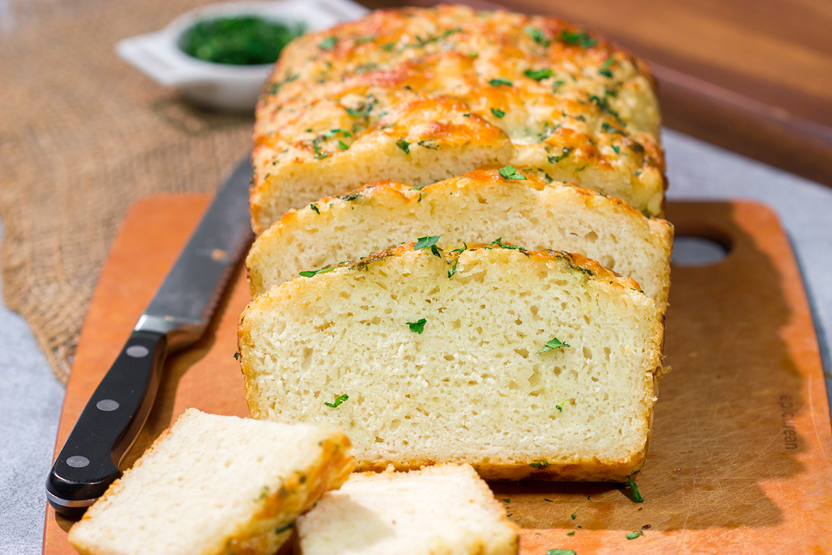 Want a loaf of homemade bread with dinner tonight? This Cheesy Beer Bread only takes about 5 minutes to prepare, and the flavor is amazing!