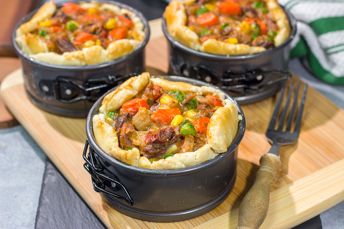 Two favorite cold weather comfort foods come together with this Beef Short Rib Pot Pie!