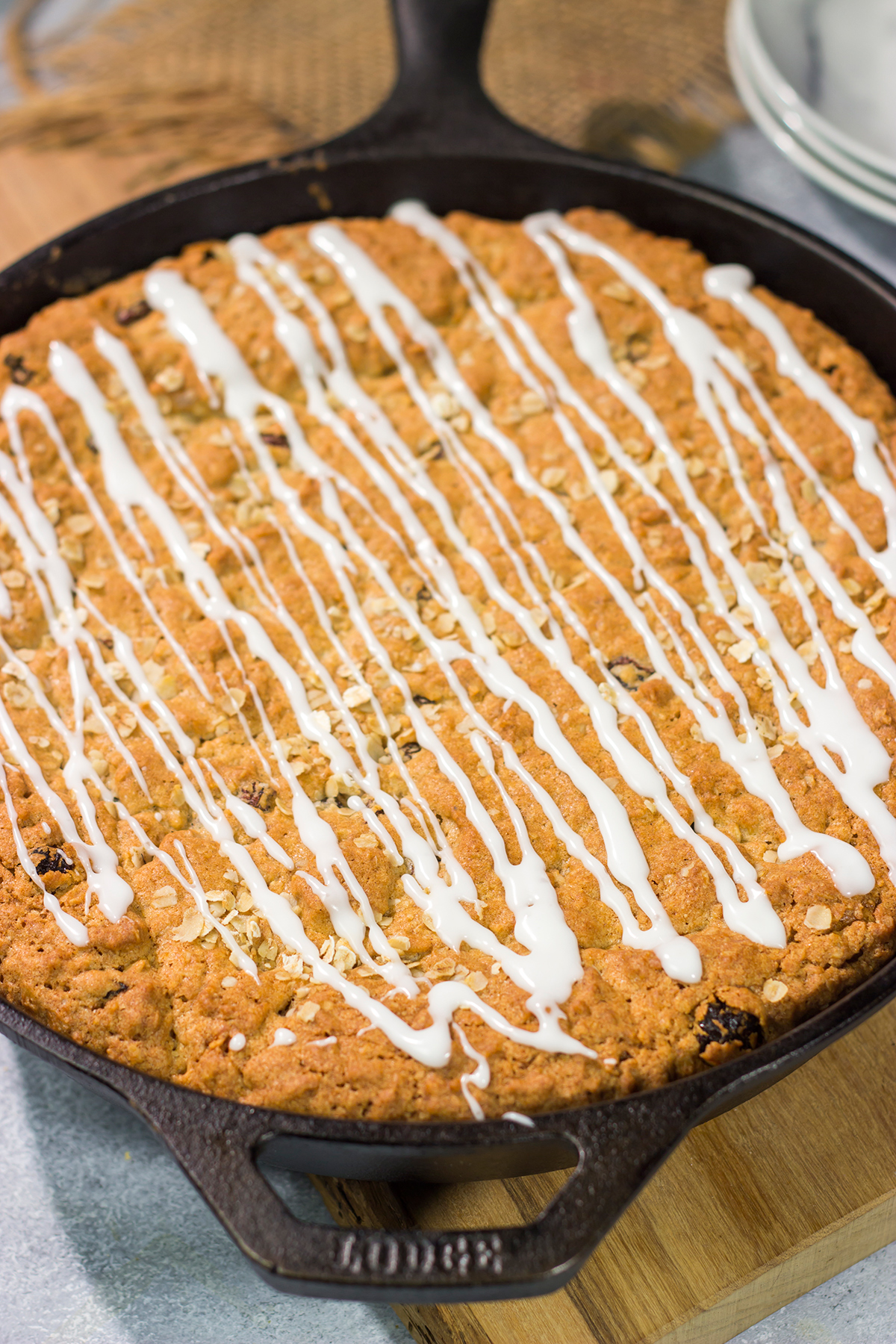 These delicious Oatmeal Raisin Bars taste just like the classic cookie...but they're easier to make. Grab a skillet and bake these bars for dessert tonight!